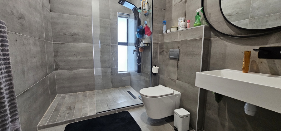 3 Bedroom Property for Sale in Calypso Beach Western Cape